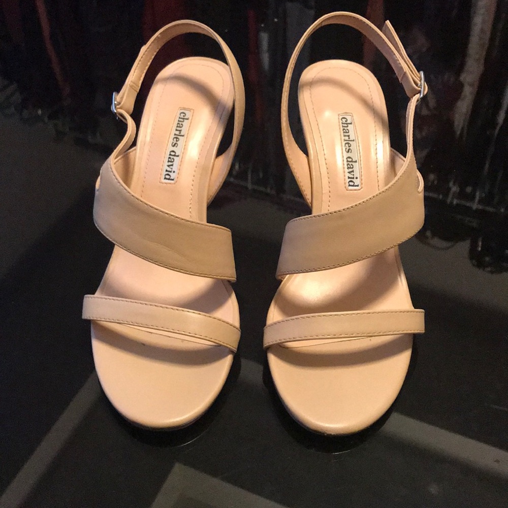 Size 7.5 tan Charles David heels.